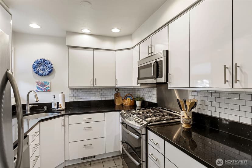 Property photo for 10800 Glen Acres Drive S #T16, Seattle photo 8