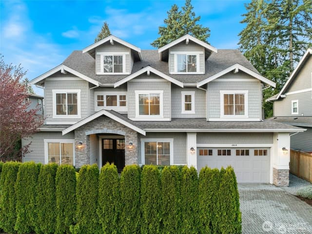Property photo for 10610 NE 28th Street, Bellevue photo 2