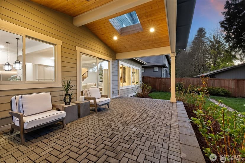 Property photo for 10610 NE 28th Street, Bellevue photo 32