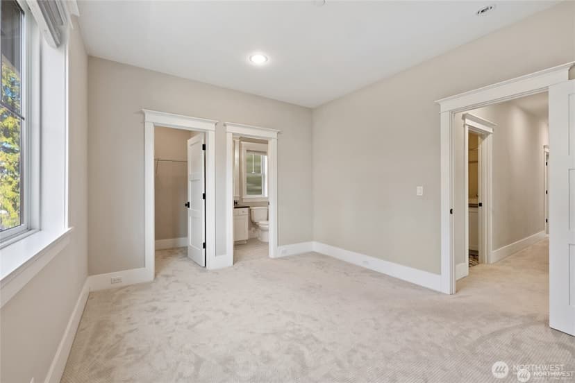 Property photo for 10610 NE 28th Street, Bellevue photo 26
