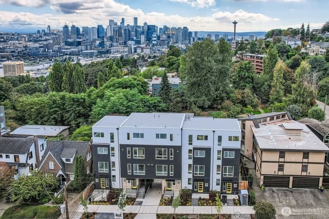 Property photo for 515 Howe #A, Seattle