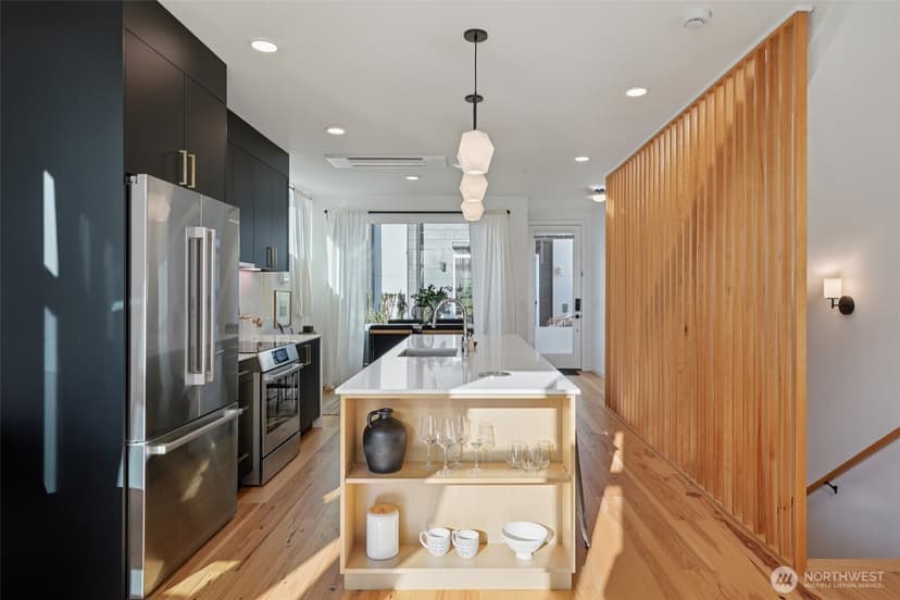 Property photo for 515 Howe #A, Seattle photo 6