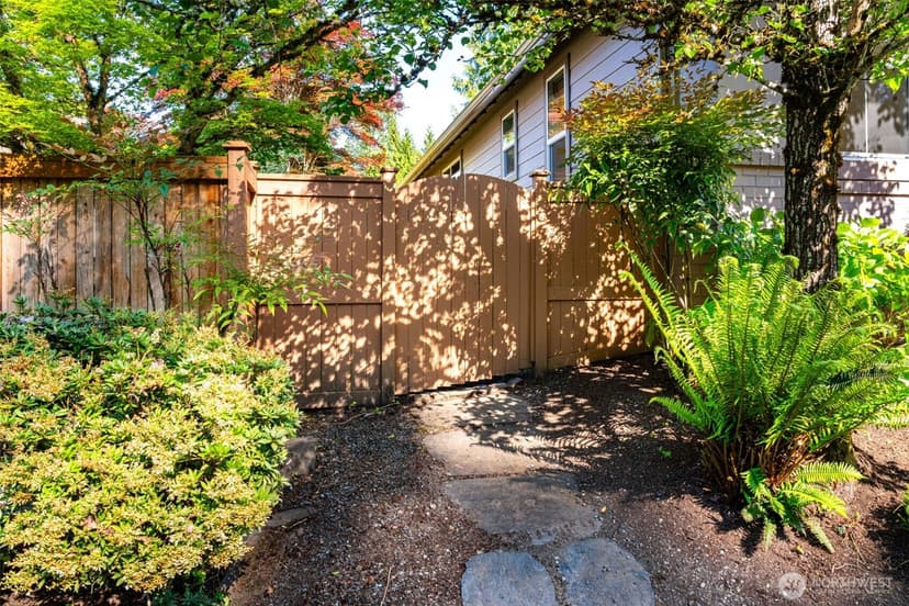 Property photo for 12652 Sunbreak Way NE, Redmond photo 28