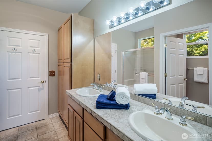 Property photo for 12652 Sunbreak Way NE, Redmond photo 23