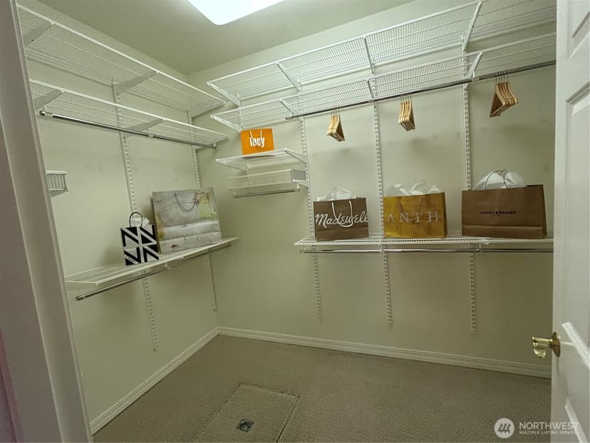 Property photo for 12652 Sunbreak Way NE, Redmond photo 24