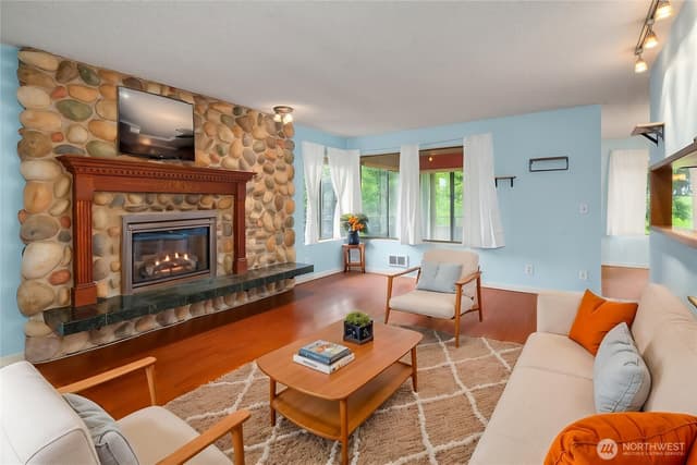 Property photo for 5915 Highway Place #201, Everett photo 2