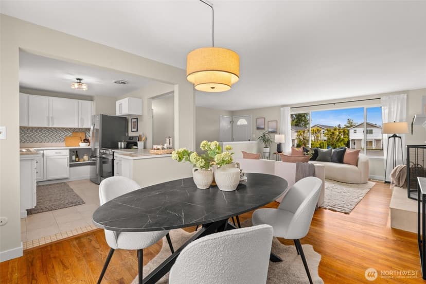 Property photo for 10417 17th Avenue SW, Seattle photo 6