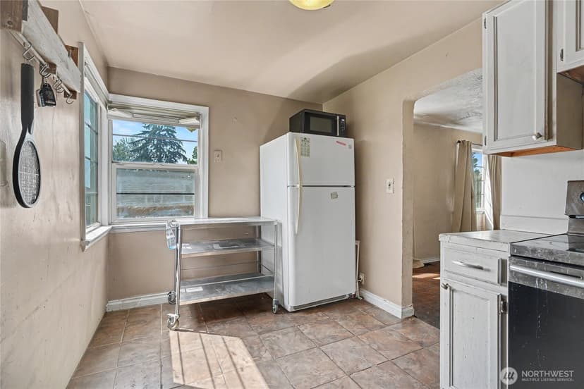 Property photo for 6422 28th Avenue S, Seattle photo 5