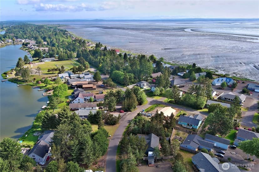 Property photo for 579 Blue Wing Loop SE, Ocean Shores photo 11