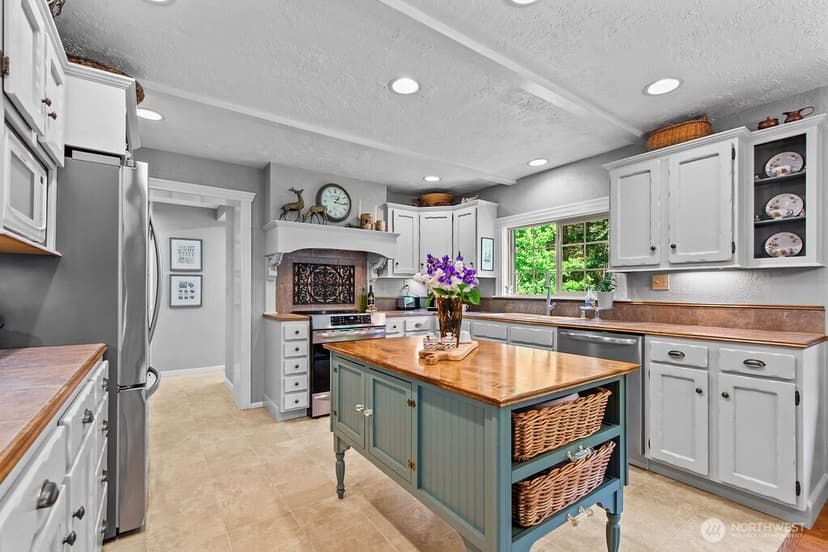 Property photo for 8343 Glenwood Road SW, Port Orchard photo 15