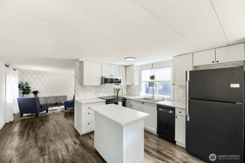Property photo for 7301 NE 175th Street #117, Kenmore photo 9