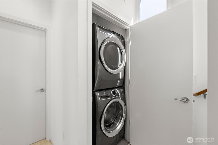 Property photo for 705 18th Avenue S #B, Seattle photo 18