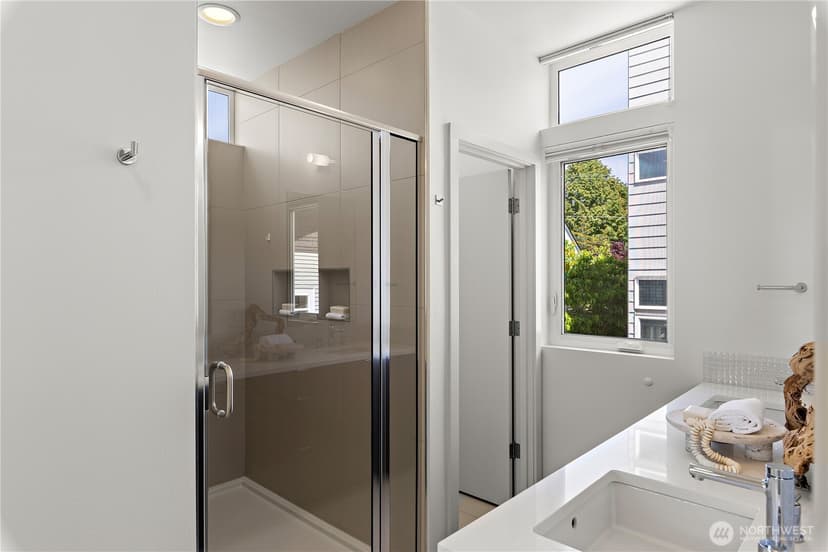 Property photo for 705 18th Avenue S #B, Seattle photo 15