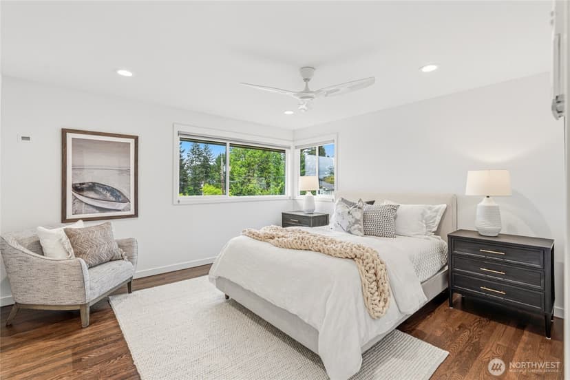 Property photo for 4105 96th Avenue SE, Mercer Island photo 12