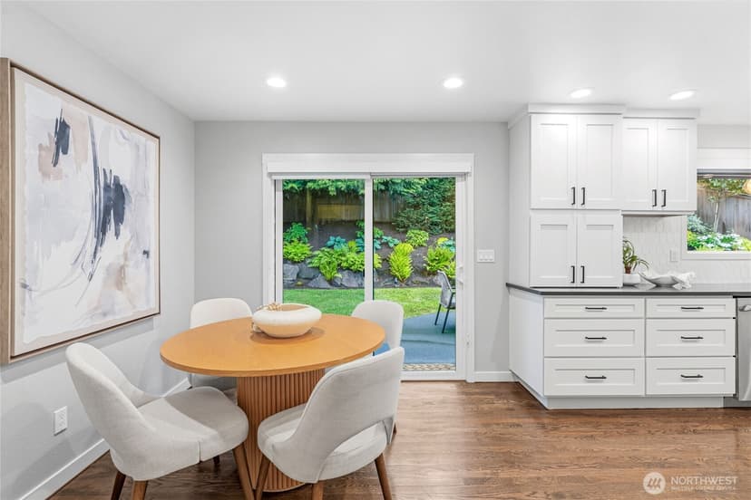 Property photo for 4105 96th Avenue SE, Mercer Island photo 10