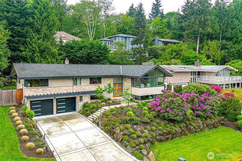 Property photo for 4105 96th Avenue SE, Mercer Island photo 2