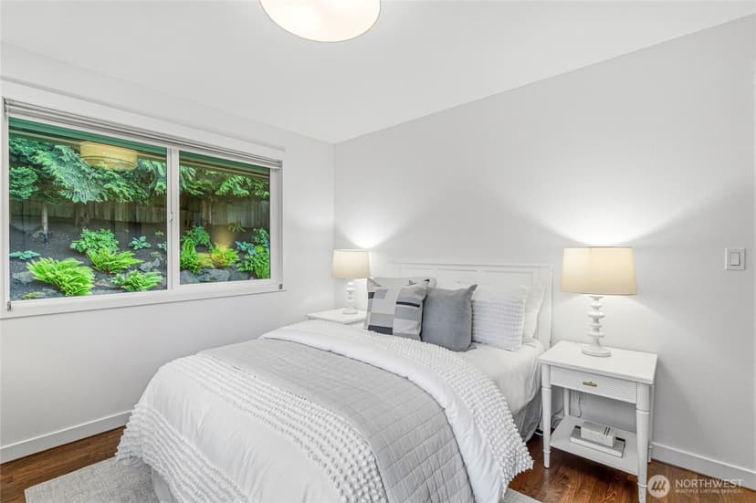Property photo for 4105 96th Avenue SE, Mercer Island photo 15