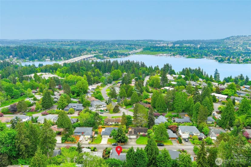 Property photo for 4105 96th Avenue SE, Mercer Island photo 32