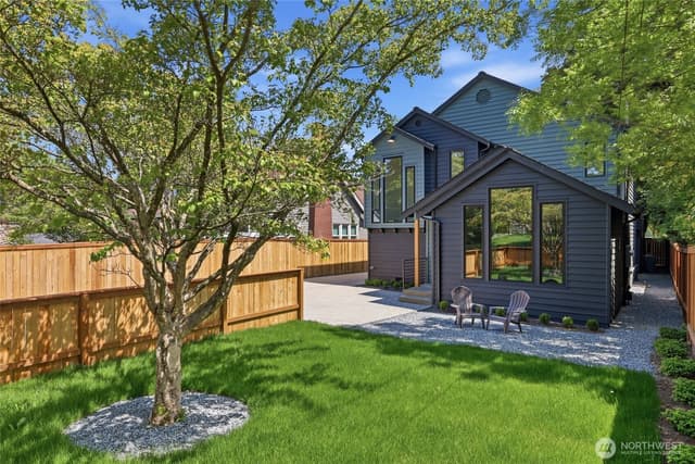 Property photo for 12562 17th Avenue NE, Seattle