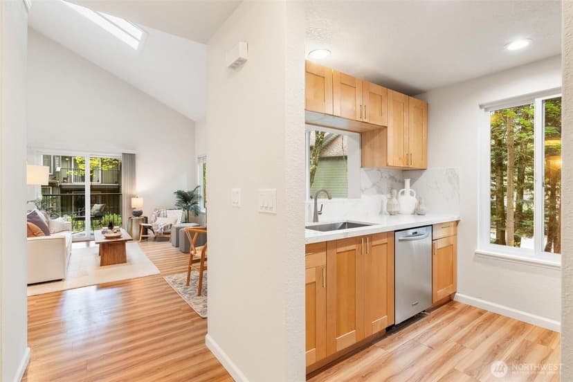 Property photo for 14415 NE 30th Place #22D, Bellevue photo 6