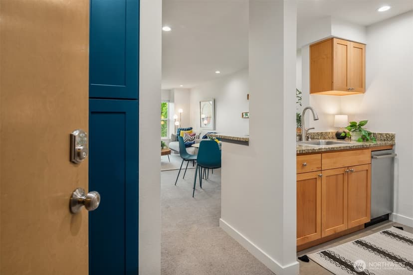 Property photo for 7600 Greenwood Avenue N #303, Seattle photo 5