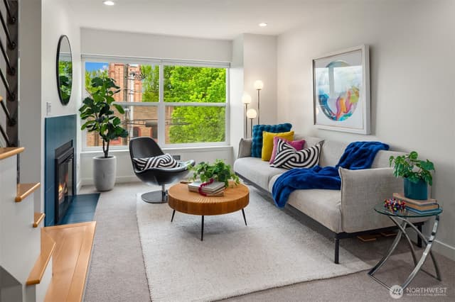 Property photo for 7600 Greenwood Avenue N #303, Seattle photo 3