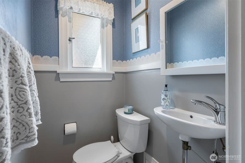 Property photo for 3608 43rd Avenue NE, Seattle photo 16