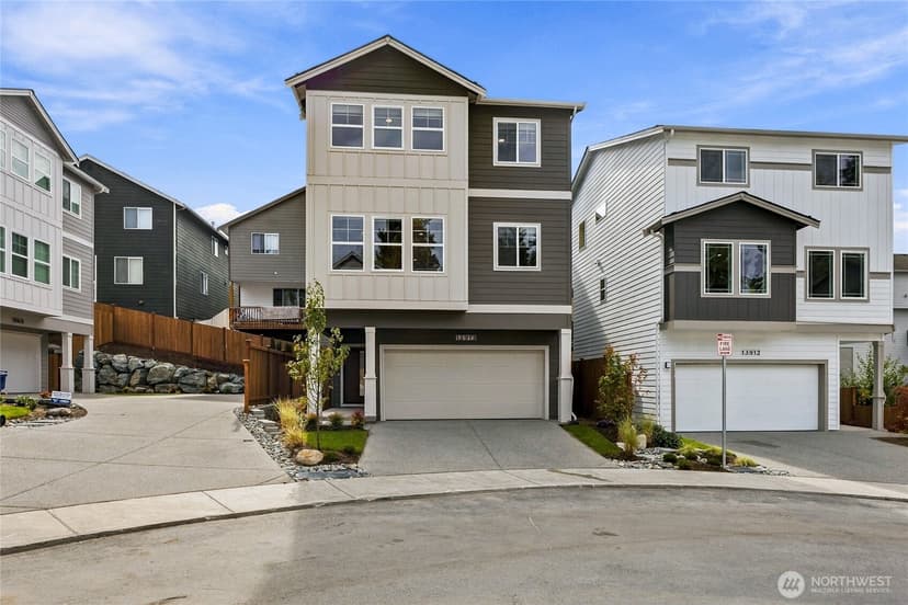 Property photo for 13913 11th Place W, Lynnwood