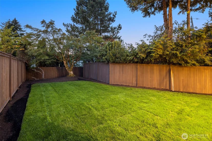 Property photo for 621 13th Avenue W, Kirkland photo 14