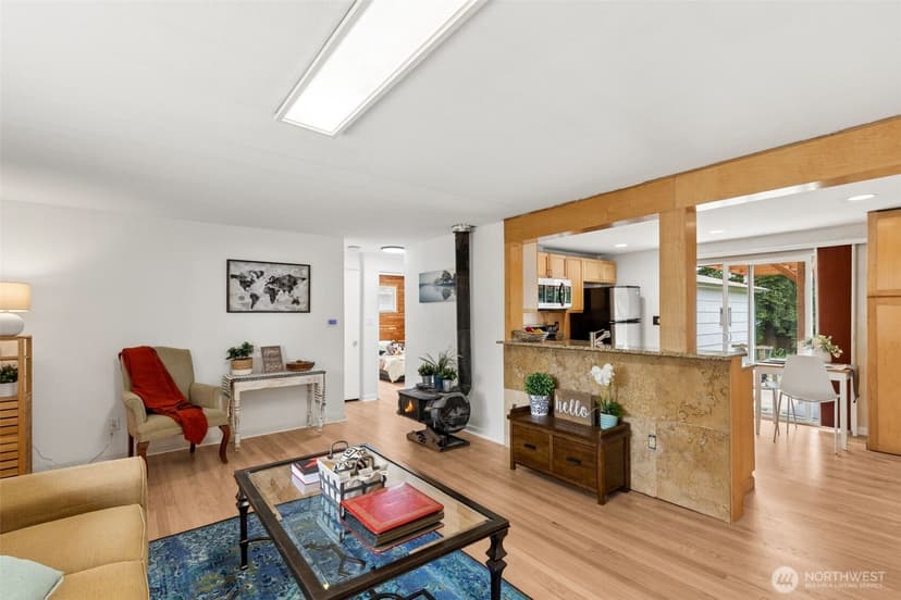 Property photo for 15729 Midvale Avenue N, Shoreline photo 3