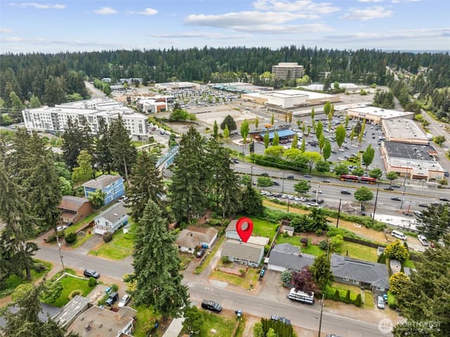 Property photo for 15729 Midvale Avenue N, Shoreline photo 2