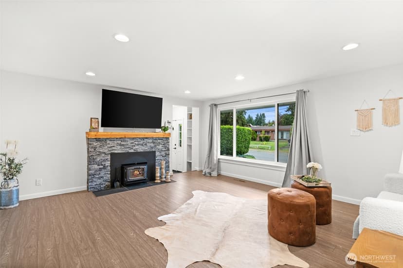 Property photo for 7819 28th Street W, University Place photo 9