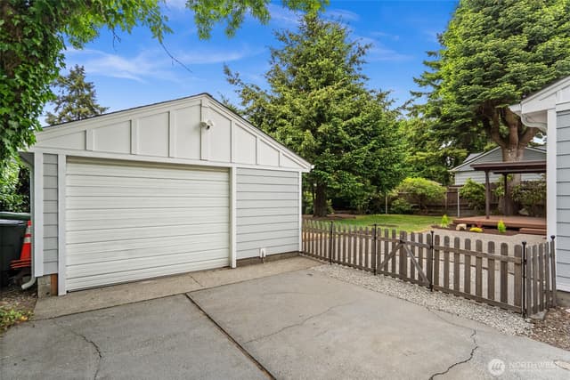 Property photo for 7819 28th Street W, University Place photo 3