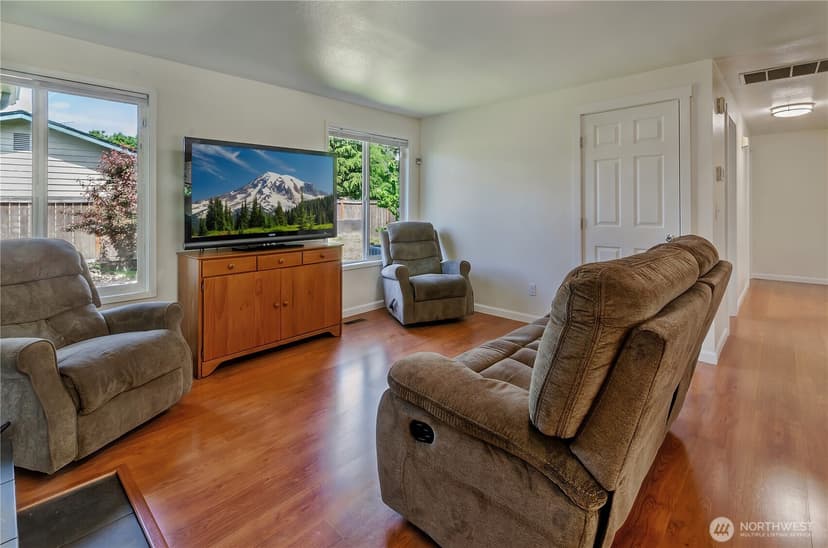 Property photo for 32318 110th Avenue SE, Auburn photo 15