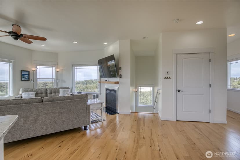 Property photo for 769 S Sand Dune Avenue SW, Ocean Shores photo 9