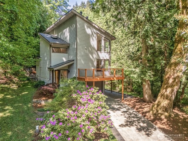 Property photo for 520 176th Lane NE, Bellevue