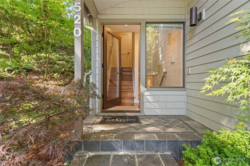 Property photo for 520 176th Lane NE, Bellevue photo 4