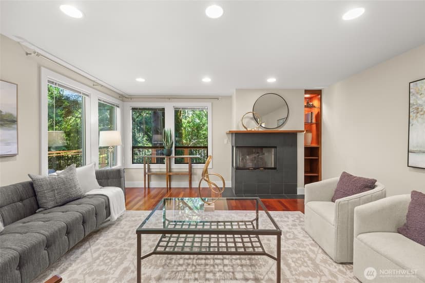 Property photo for 520 176th Lane NE, Bellevue photo 6
