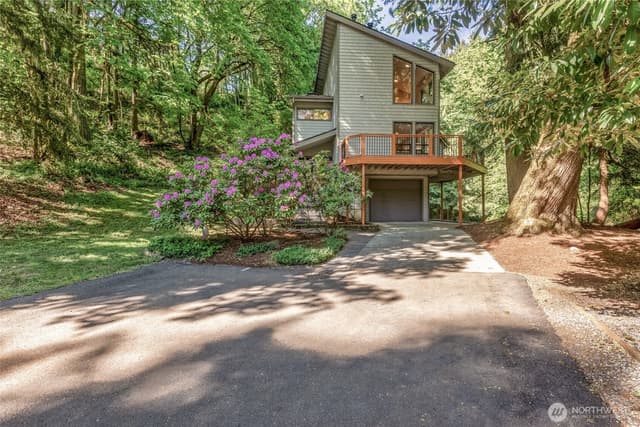 Property photo for 520 176th Lane NE, Bellevue photo 3