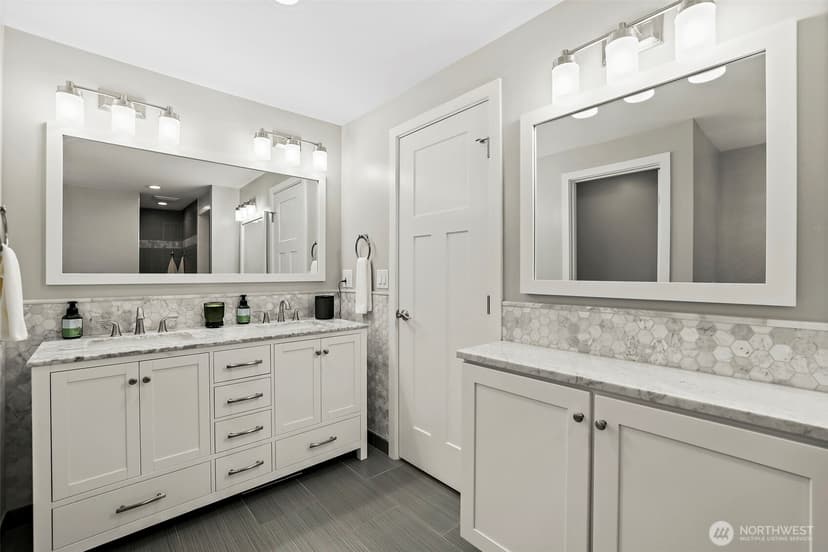 Property photo for 1419 S 240th Street, Des Moines photo 6