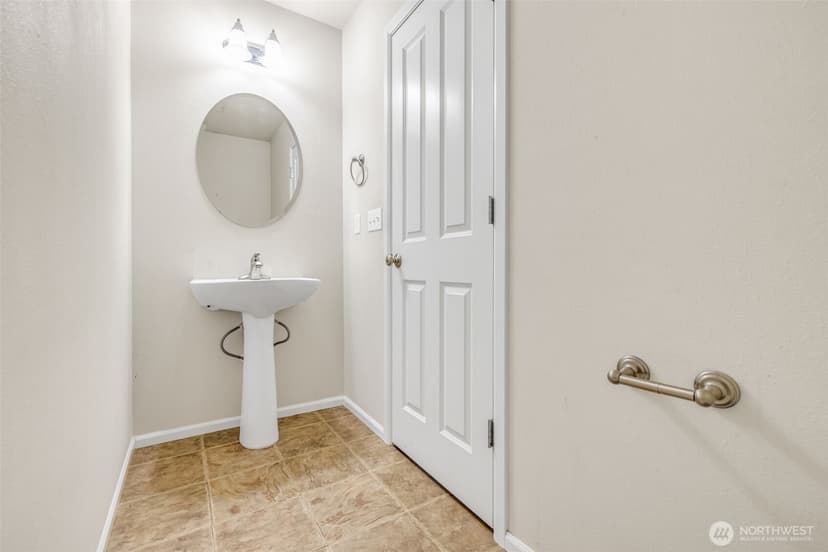 Property photo for 6048 Park Street E, Fife photo 6