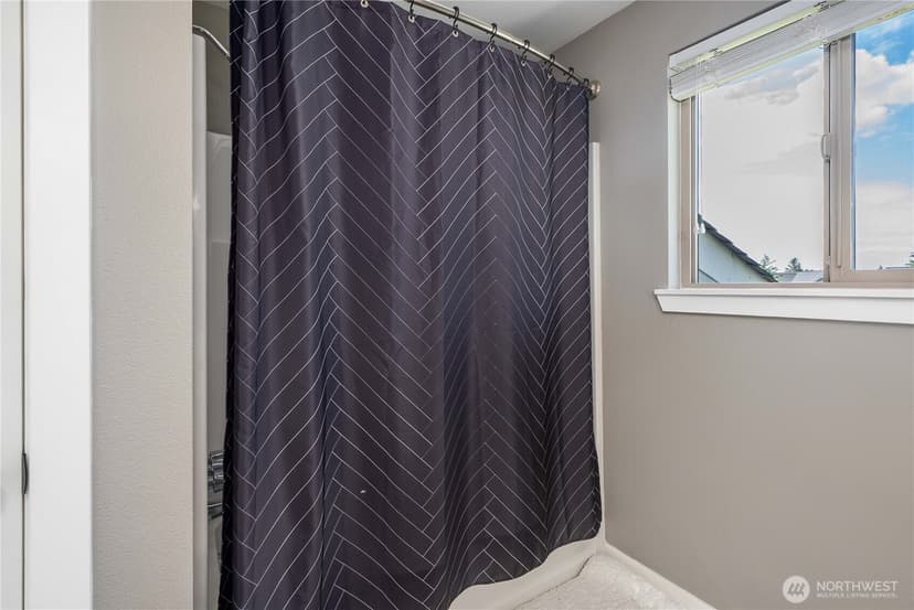 Property photo for 11719 8th Street E, Edgewood photo 13
