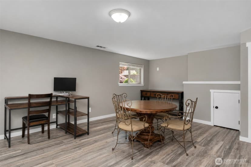 Property photo for 11719 8th Street E, Edgewood photo 24