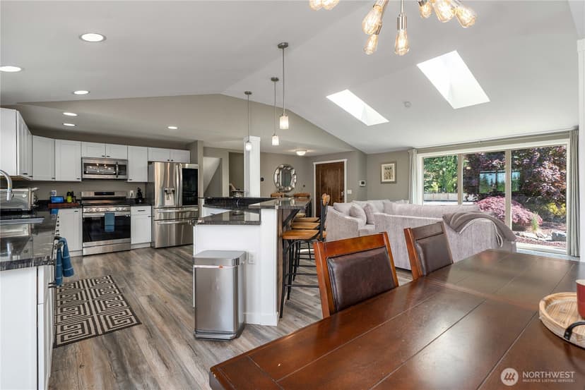Property photo for 11719 8th Street E, Edgewood photo 8