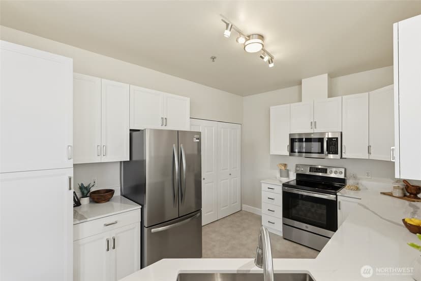 Property photo for 551 241st Lane SE, Sammamish photo 10