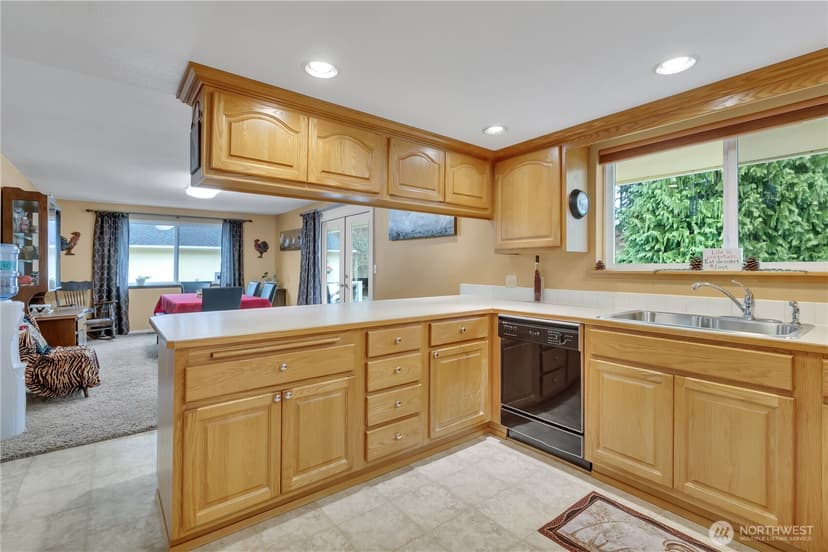 Property photo for 2727 108th Avenue E, Edgewood photo 8