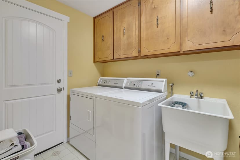 Property photo for 2727 108th Avenue E, Edgewood photo 25