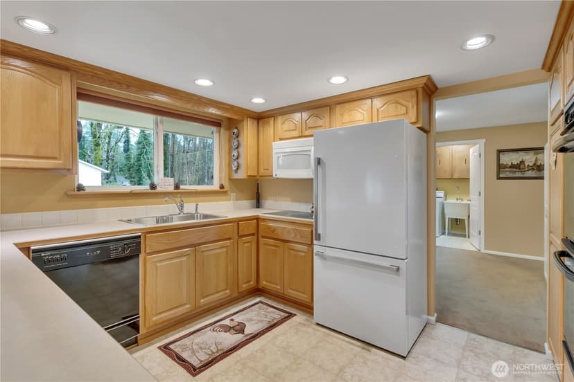 Property photo for 2727 108th Avenue E, Edgewood photo 9