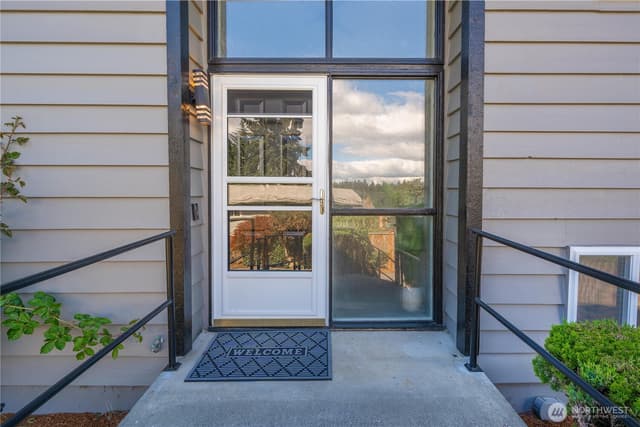 Property photo for 5227 56th Avenue S, Seattle photo 4