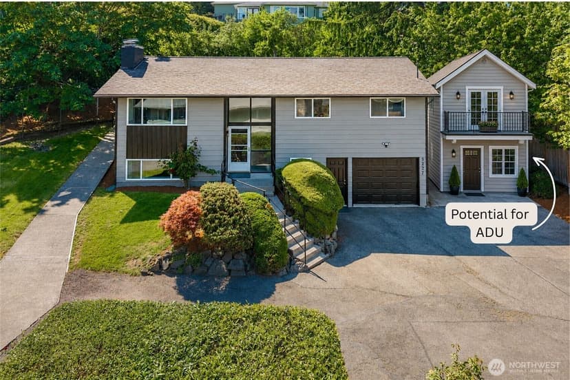Property photo for 5227 56th Avenue S, Seattle photo 2